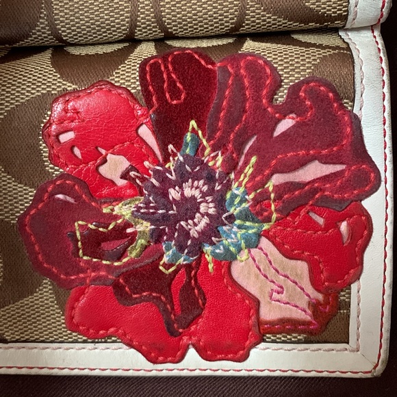 Coach Monogram Poppy wallet - Picture 7 of 14